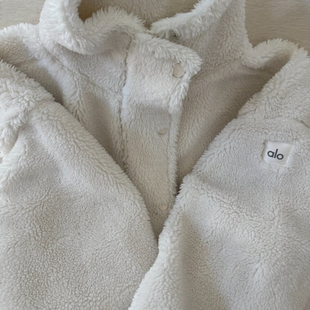 Alo Yoga Sherpa Varsity Jacket Ivory Large - Picture 2 of 4